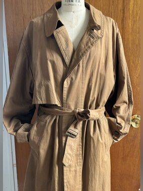 Classic London Fog Vintage lined Trench Coat in Brown